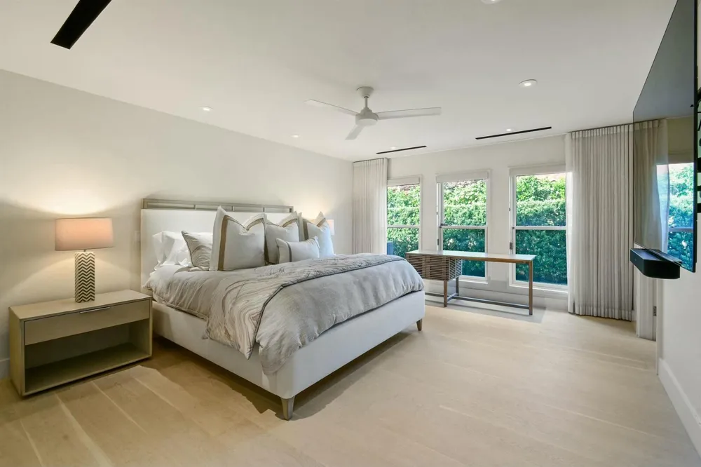 170 Beacon Lane Jupiter Inlet Colony, FL 33469