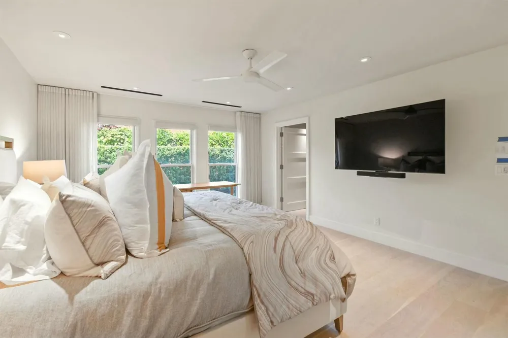 170 Beacon Lane Jupiter Inlet Colony, FL 33469