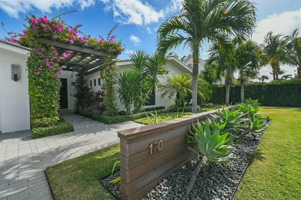 170 Beacon Lane Jupiter Inlet Colony, FL 33469