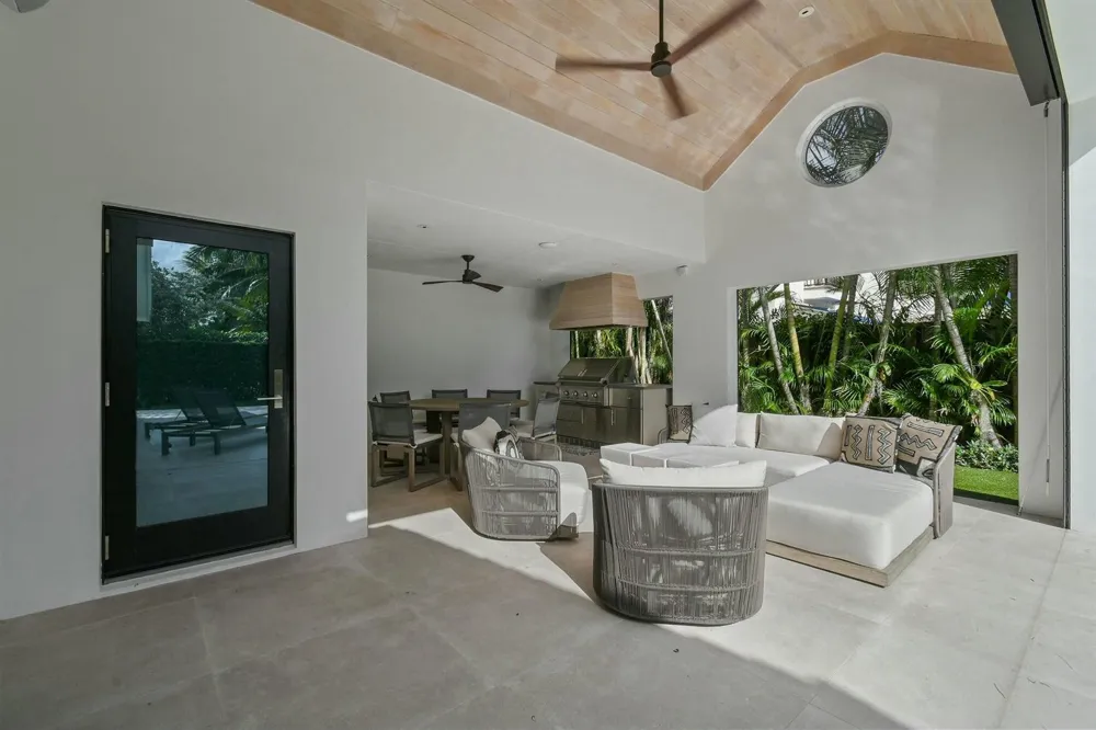 170 Beacon Lane Jupiter Inlet Colony, FL 33469