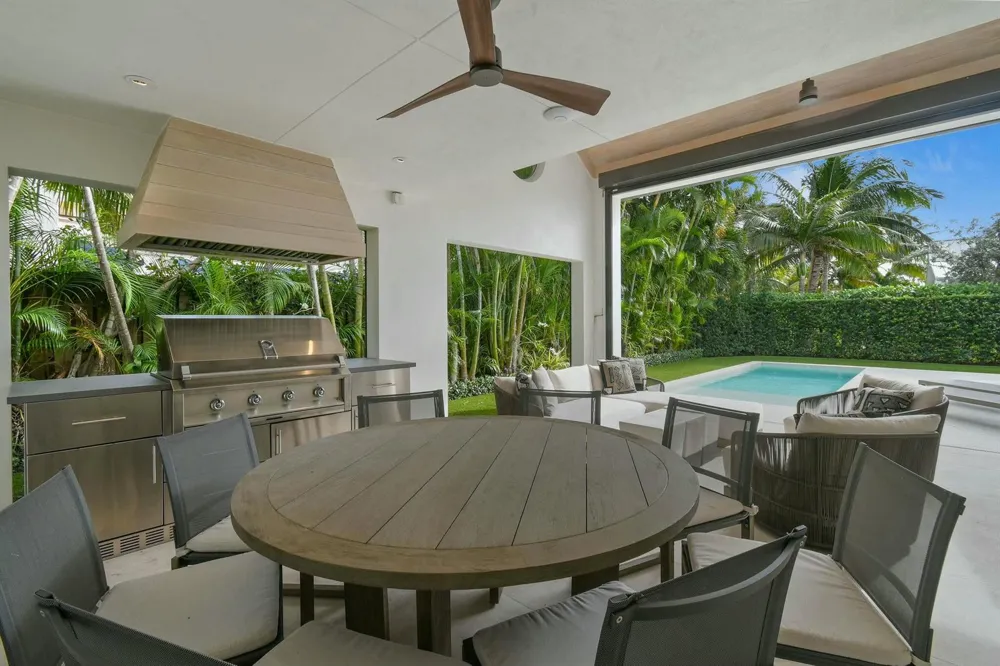 170 Beacon Lane Jupiter Inlet Colony, FL 33469