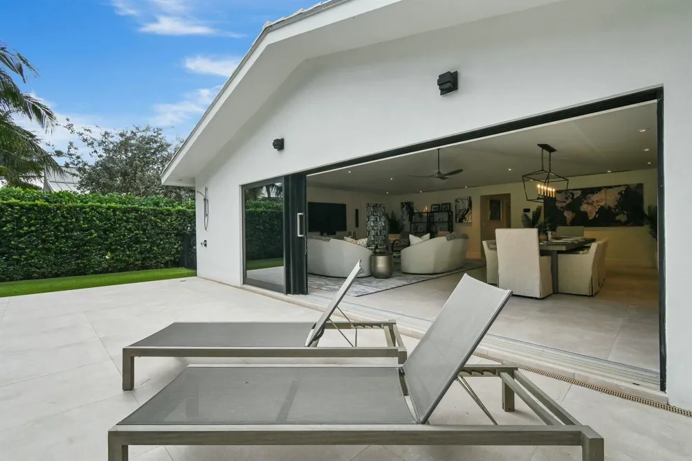 170 Beacon Lane Jupiter Inlet Colony, FL 33469
