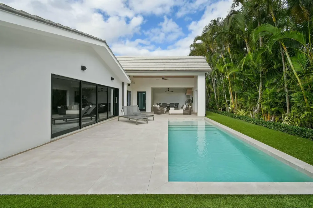 170 Beacon Lane Jupiter Inlet Colony, FL 33469