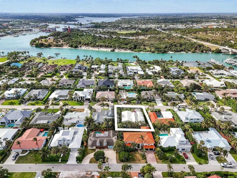 170 Beacon Lane Jupiter Inlet Colony, FL 33469