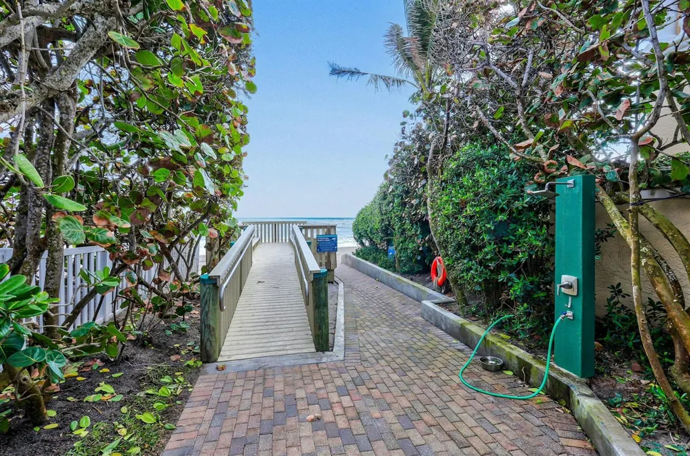 170 Beacon Lane Jupiter Inlet Colony, FL 33469