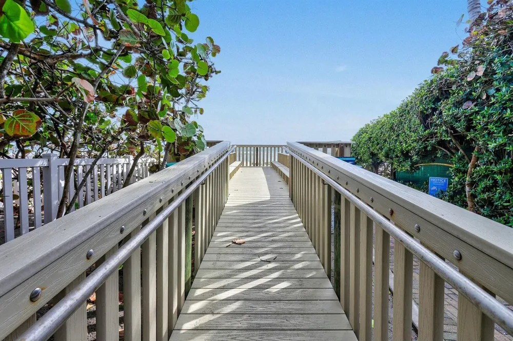 170 Beacon Lane Jupiter Inlet Colony, FL 33469