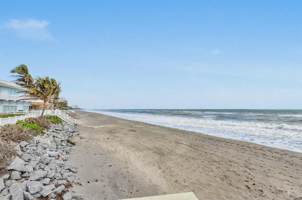 170 Beacon Lane Jupiter Inlet Colony, FL 33469