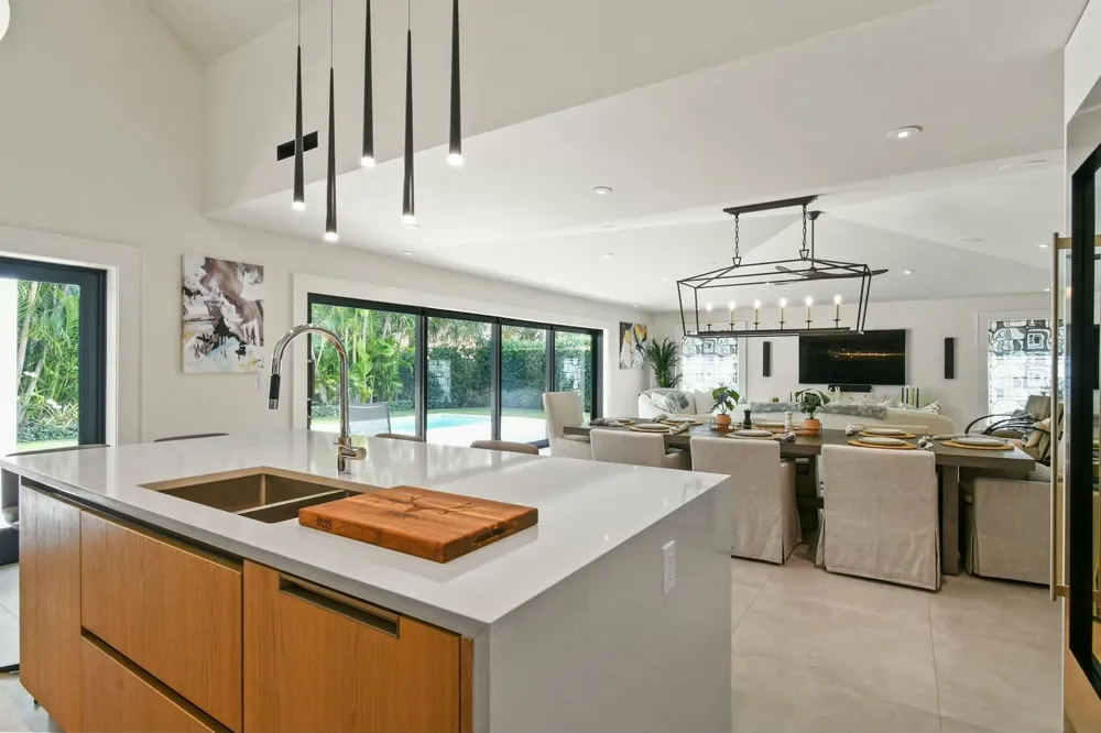 170 Beacon Lane Jupiter Inlet Colony, FL 33469