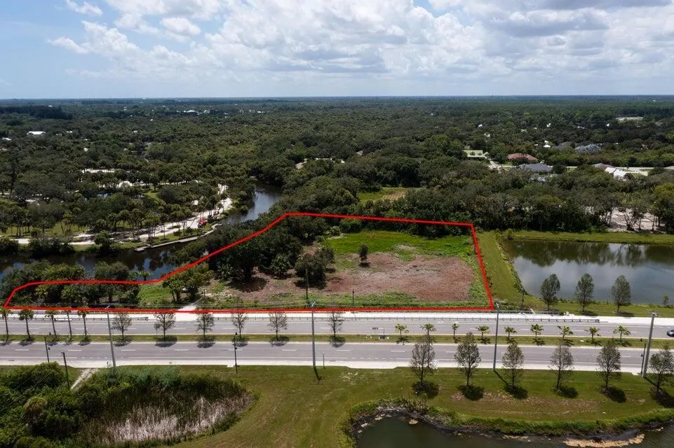 2083 W Midway Road Fort Pierce, FL 34981