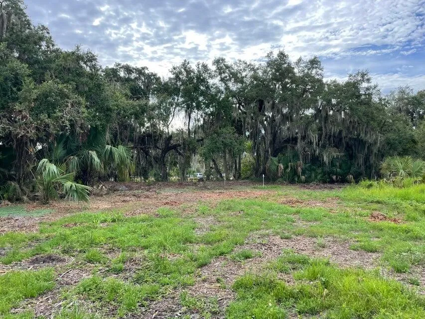 2083 W Midway Road Fort Pierce, FL 34981