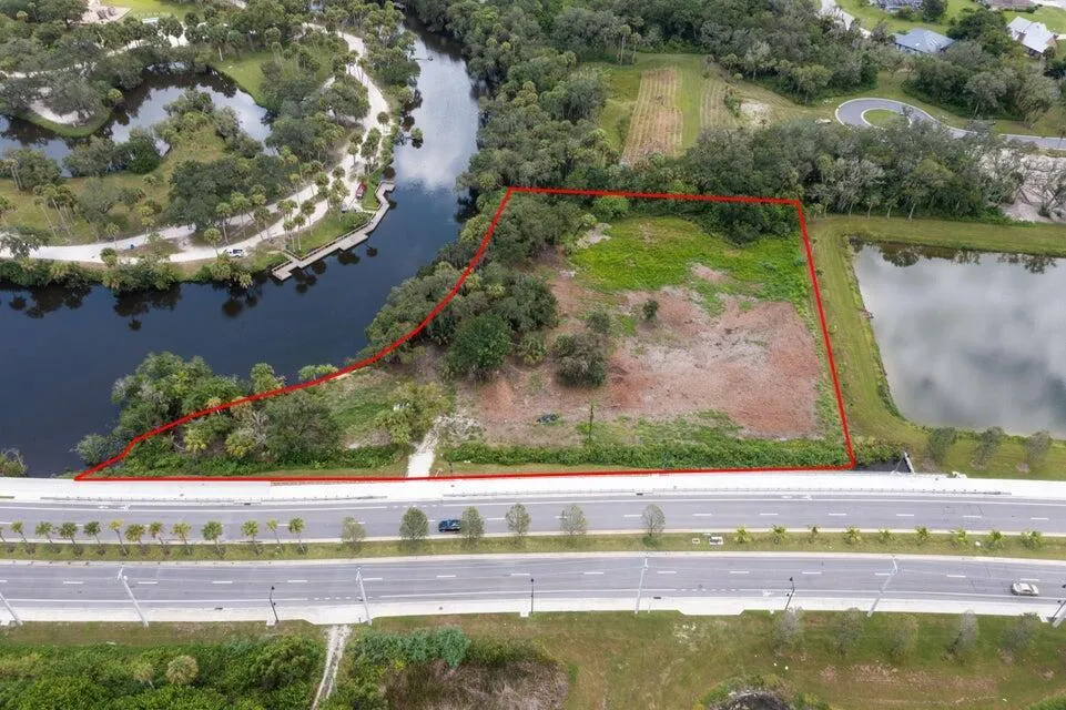 2083 W Midway Road Fort Pierce, FL 34981