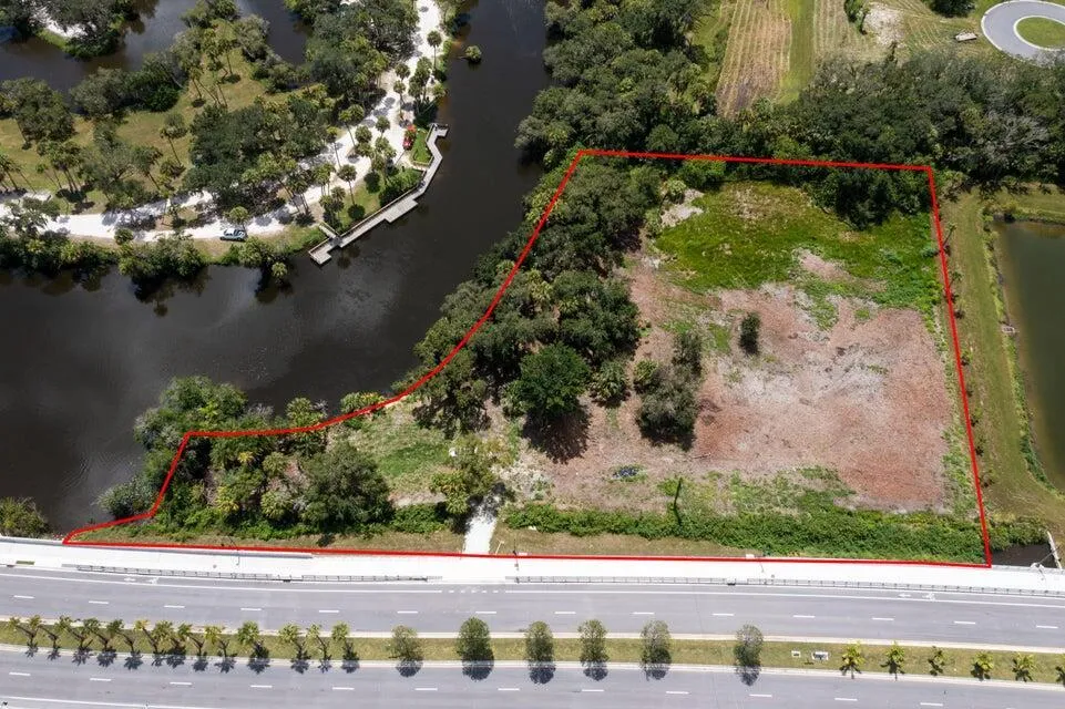 2083 W Midway Road Fort Pierce, FL 34981