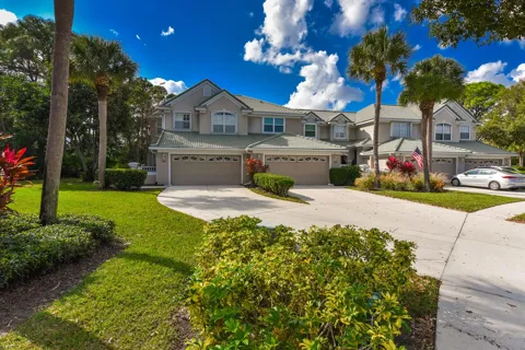 1567 SW Harbour Isles Circle