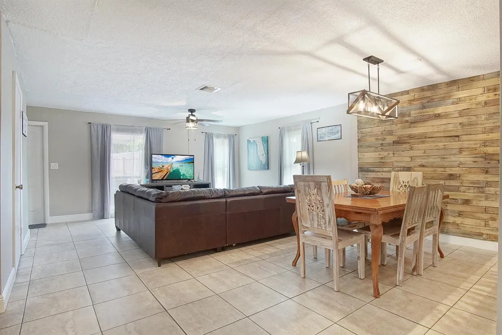 1002 Avenue E E Fort Pierce, FL 34950