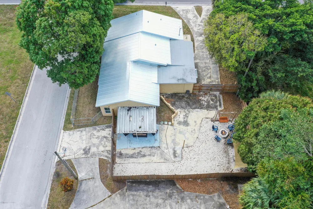 1002 Avenue E E Fort Pierce, FL 34950