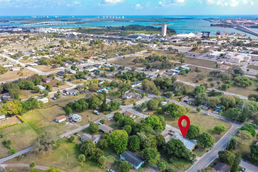 1002 Avenue E E Fort Pierce, FL 34950