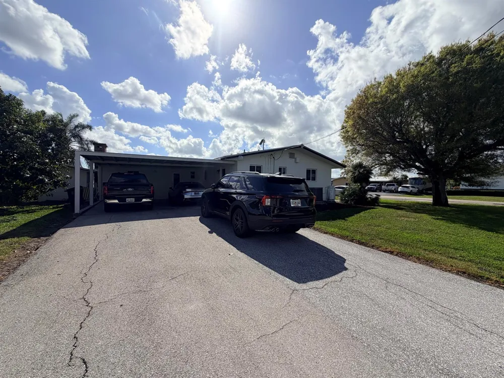 955 NW 4th St Street Belle Glade, FL 33430