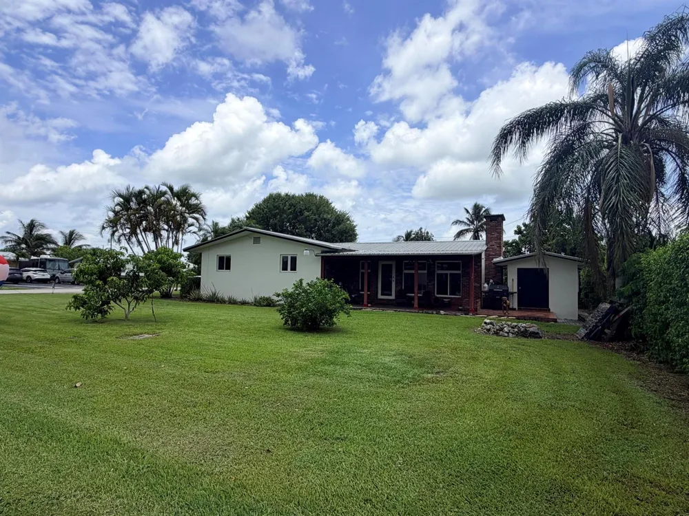 955 NW 4th St Street Belle Glade, FL 33430