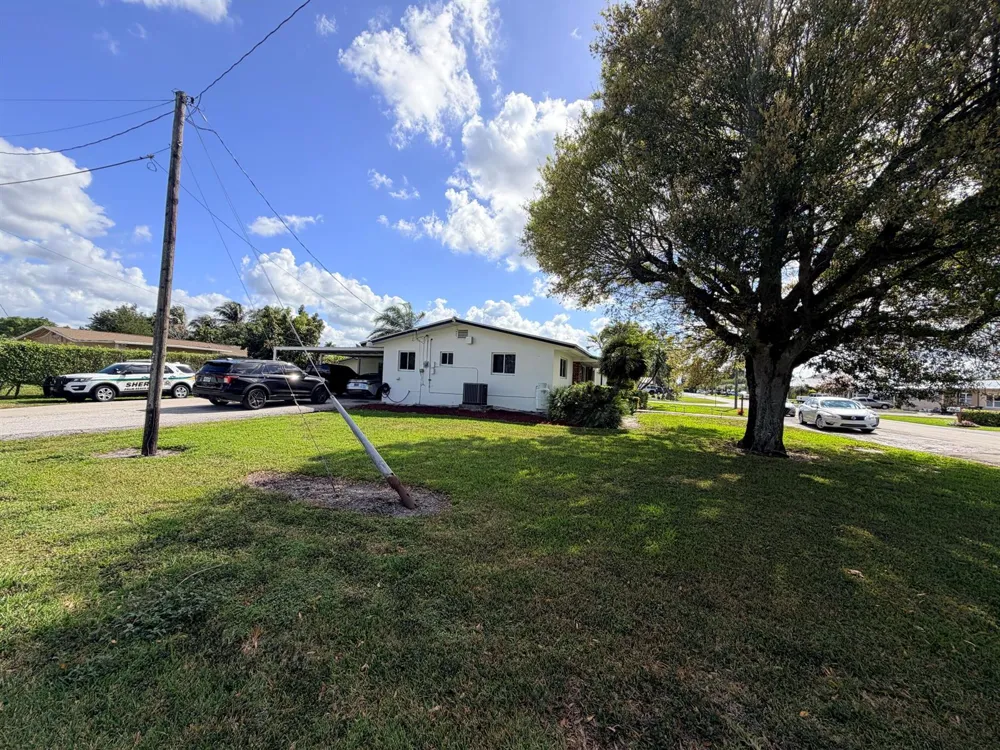 955 NW 4th St Street Belle Glade, FL 33430