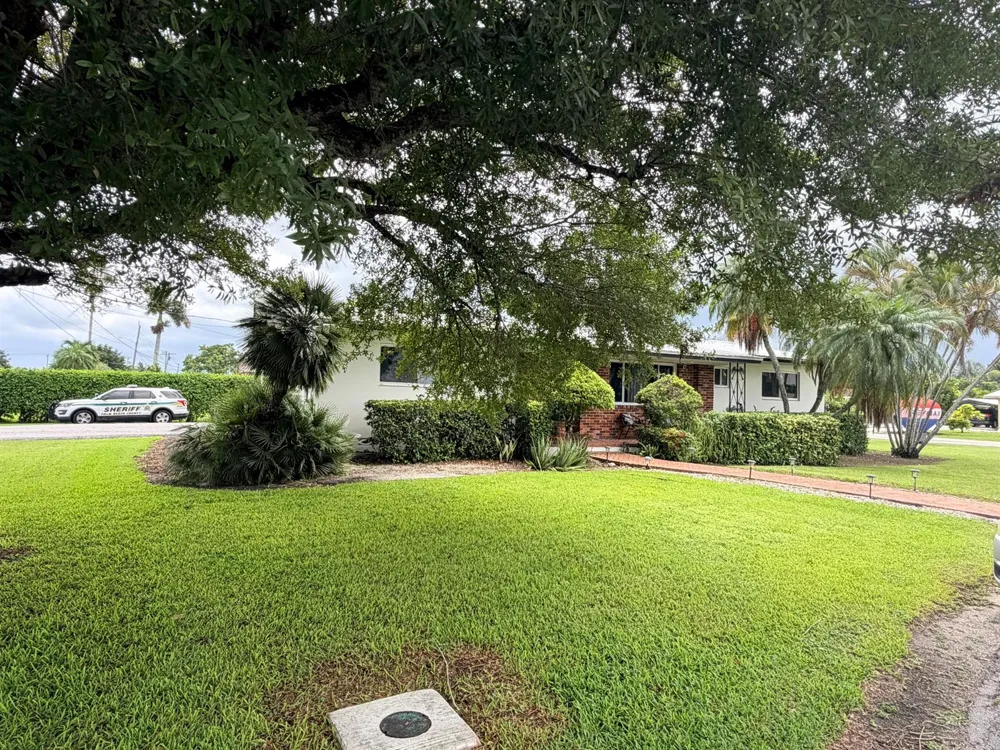 955 NW 4th St Street Belle Glade, FL 33430