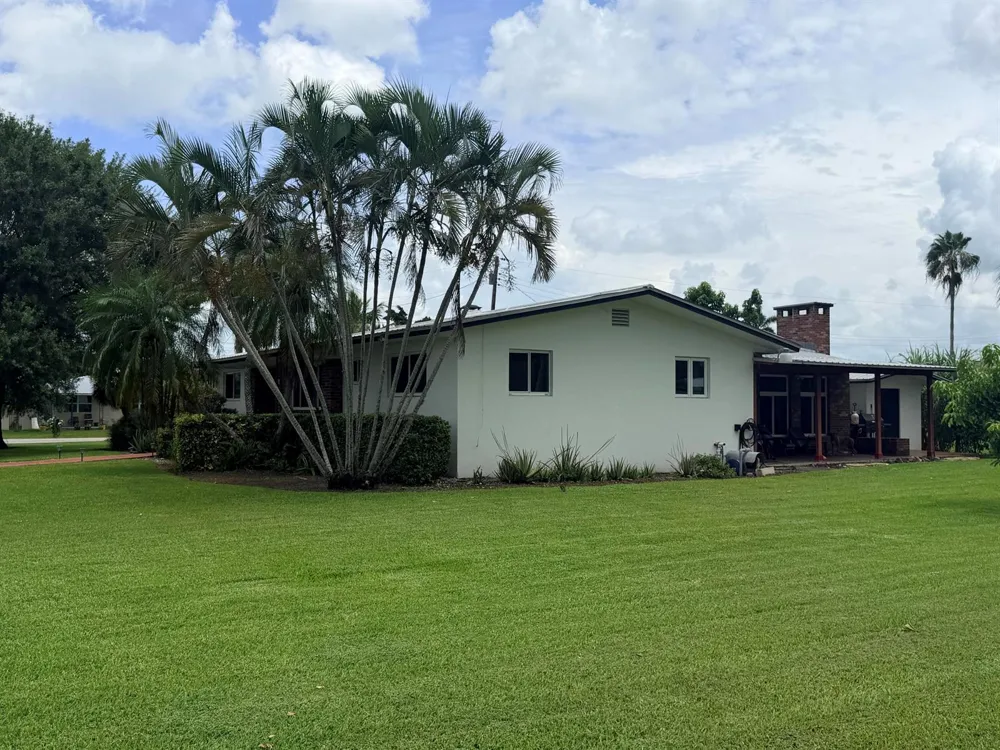 955 NW 4th St Street Belle Glade, FL 33430