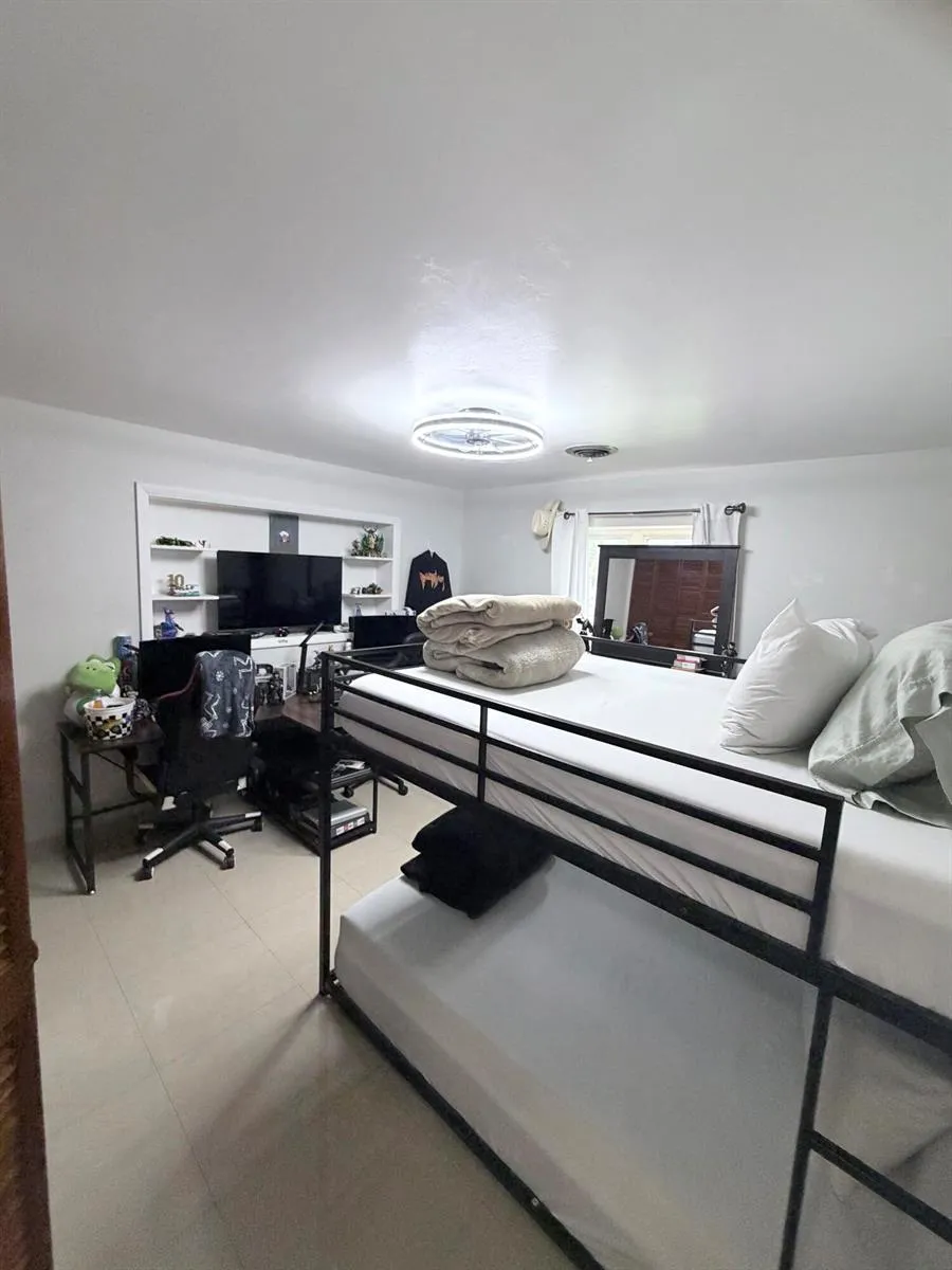 955 NW 4th St Street Belle Glade, FL 33430