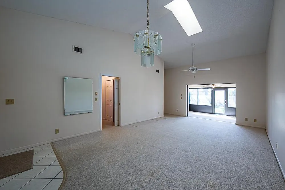 7667 SE Sugar Sand Circle Hobe Sound, FL 33455
