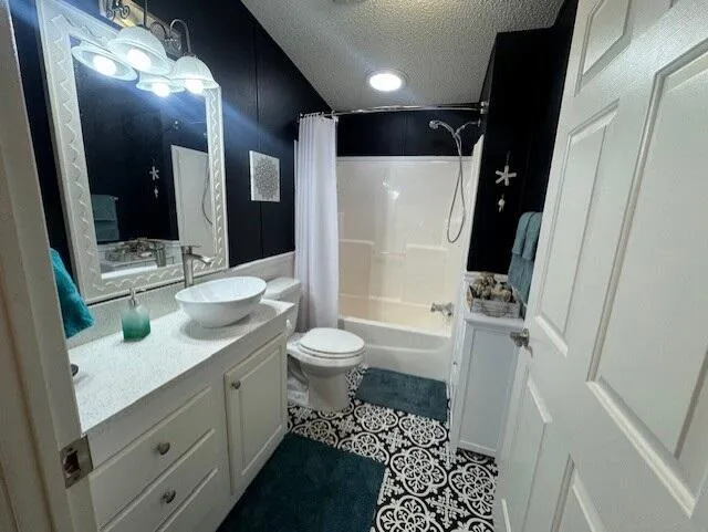6927 SE Delegate Street Hobe Sound, FL 33455