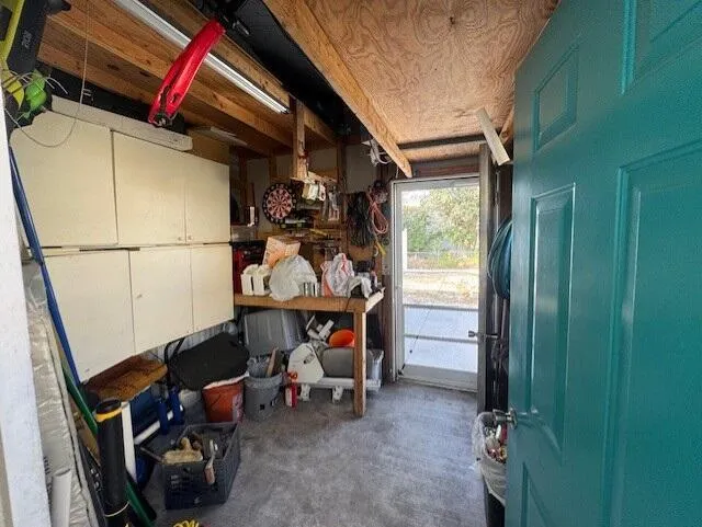 6927 SE Delegate Street Hobe Sound, FL 33455