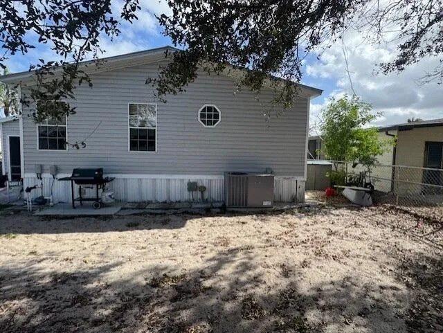 6927 SE Delegate Street Hobe Sound, FL 33455