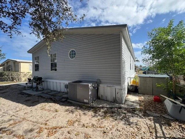 6927 SE Delegate Street Hobe Sound, FL 33455