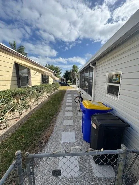 6927 SE Delegate Street Hobe Sound, FL 33455