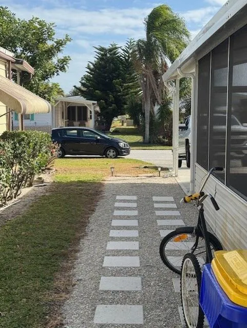 6927 SE Delegate Street Hobe Sound, FL 33455