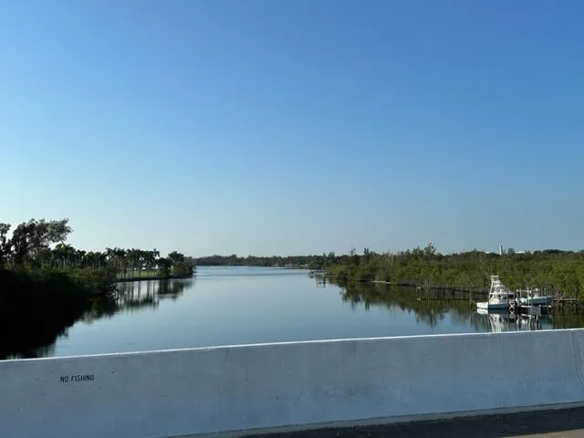 6927 SE Delegate Street Hobe Sound, FL 33455