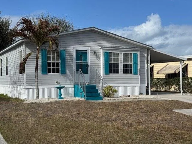 6927 SE Delegate Street Hobe Sound, FL 33455