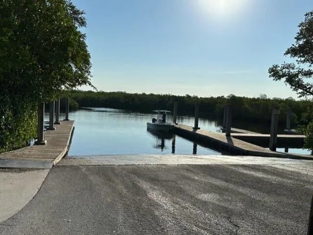 6927 SE Delegate Street Hobe Sound, FL 33455