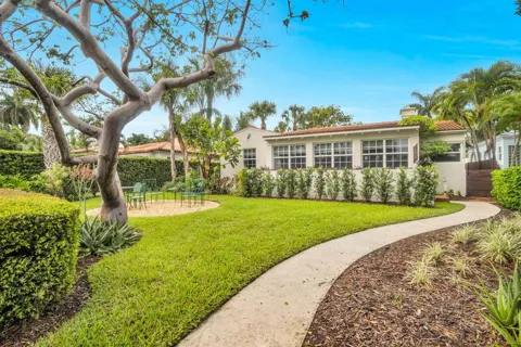 1219 Lakeside Drive