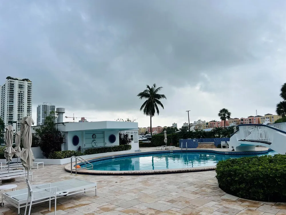 19707 Turnberry Way #12e Aventura, FL 33180