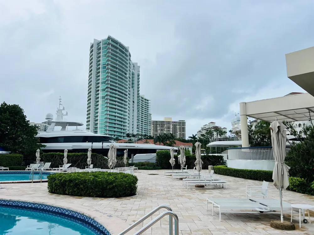 19707 Turnberry Way #12e Aventura, FL 33180