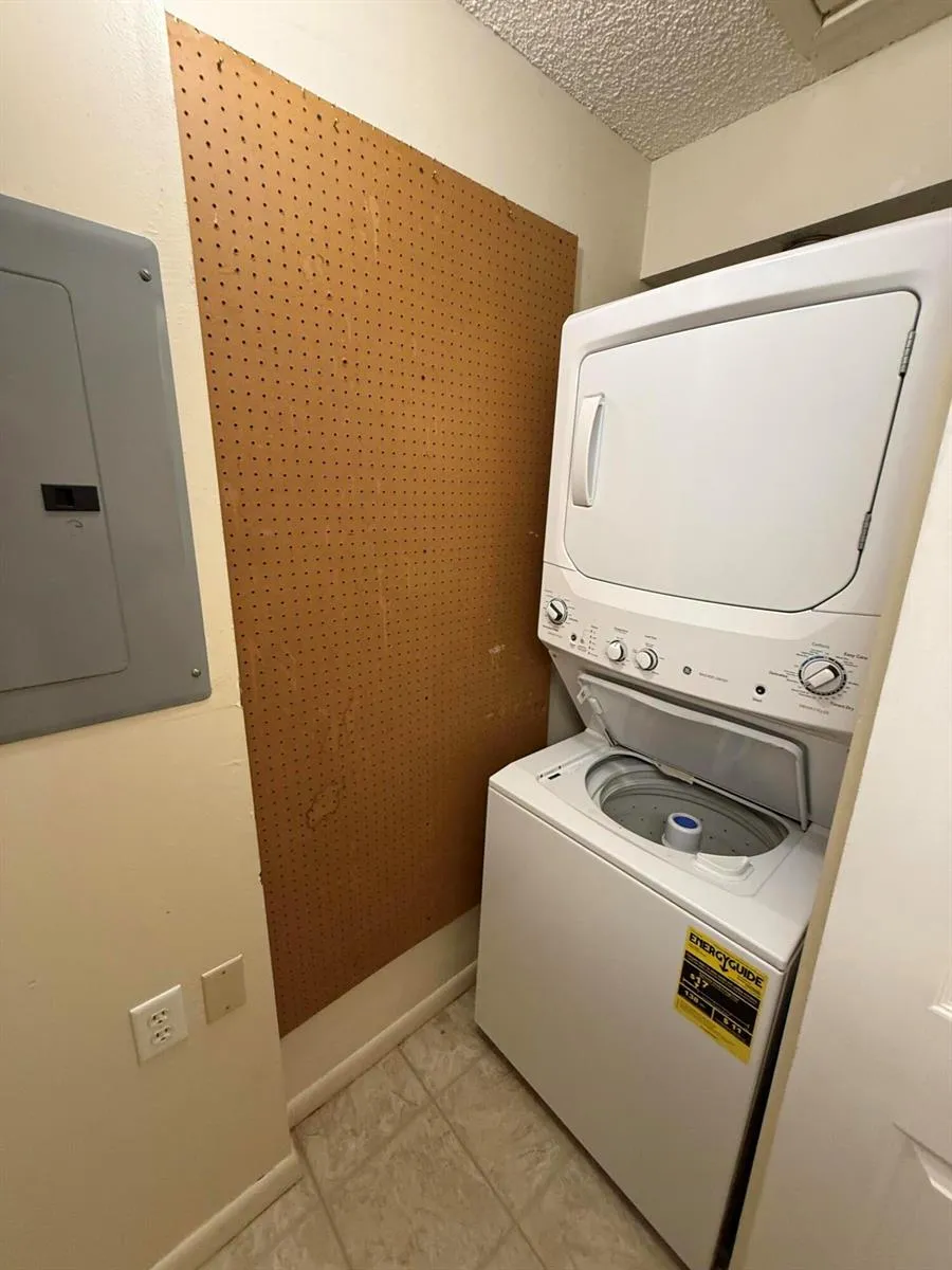 8228 SE Croft Circle #J-8 Hobe Sound, FL 33455