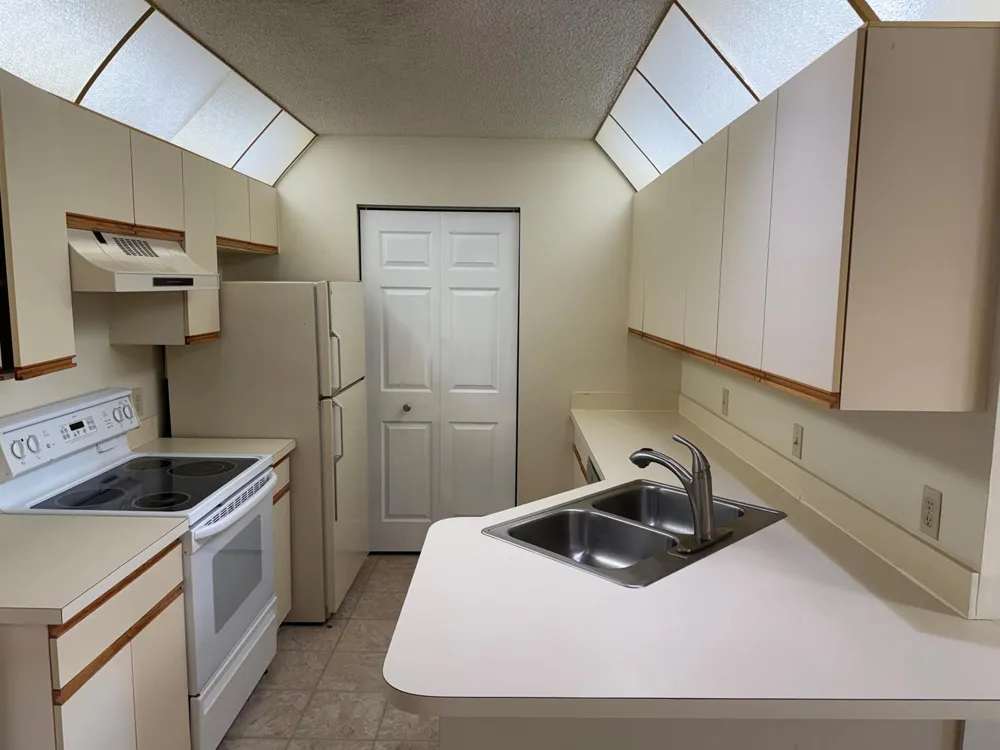 8228 SE Croft Circle #J-8 Hobe Sound, FL 33455