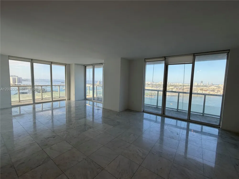 50 Biscayne Blvd #2902 Miami, FL 33132