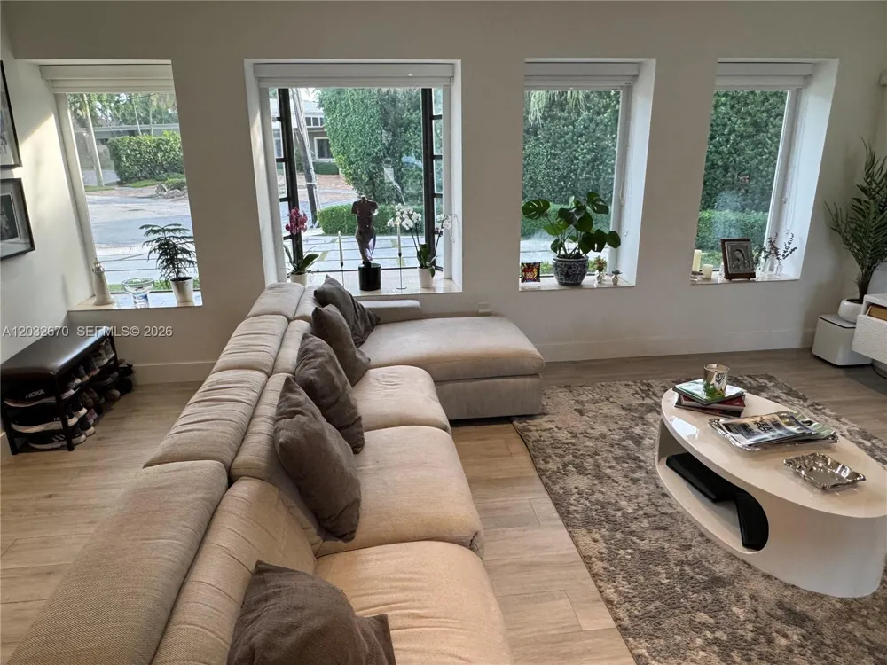 13305 Biscayne Island Ter North Miami, FL 33181