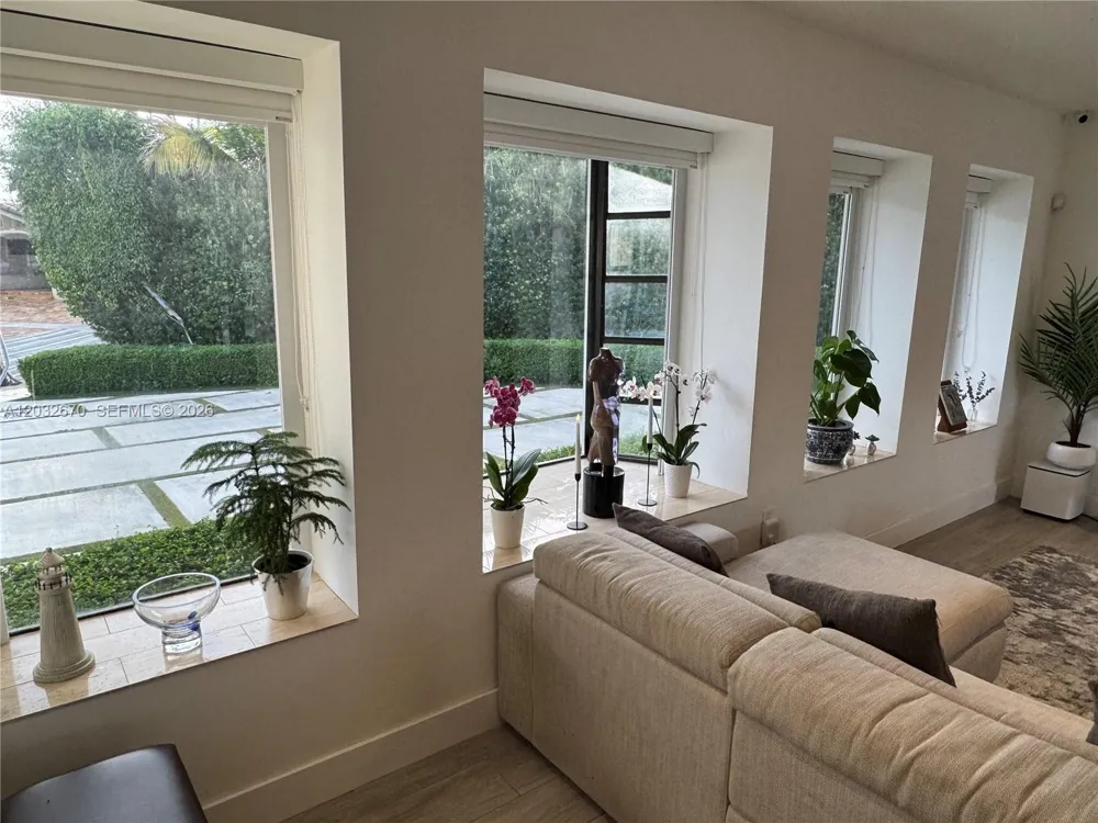 13305 Biscayne Island Ter North Miami, FL 33181