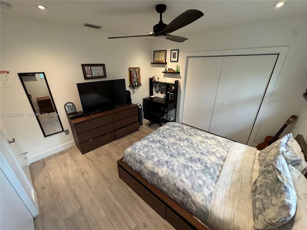 13305 Biscayne Island Ter North Miami, FL 33181