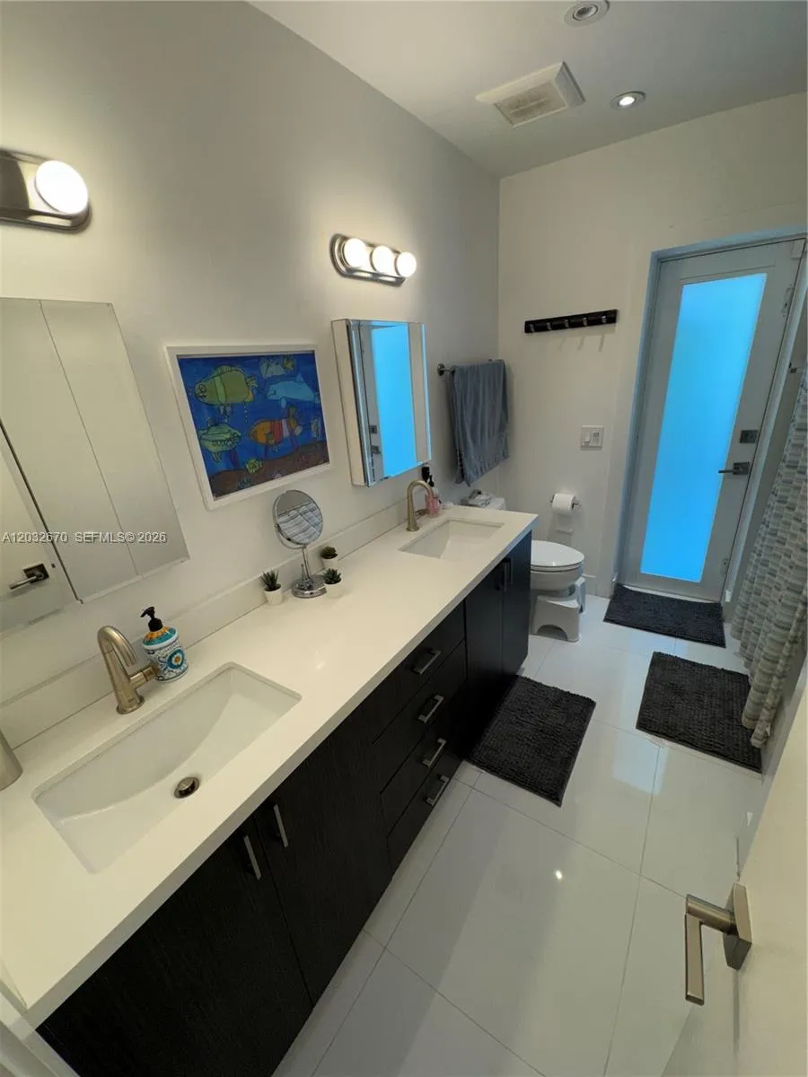 13305 Biscayne Island Ter North Miami, FL 33181