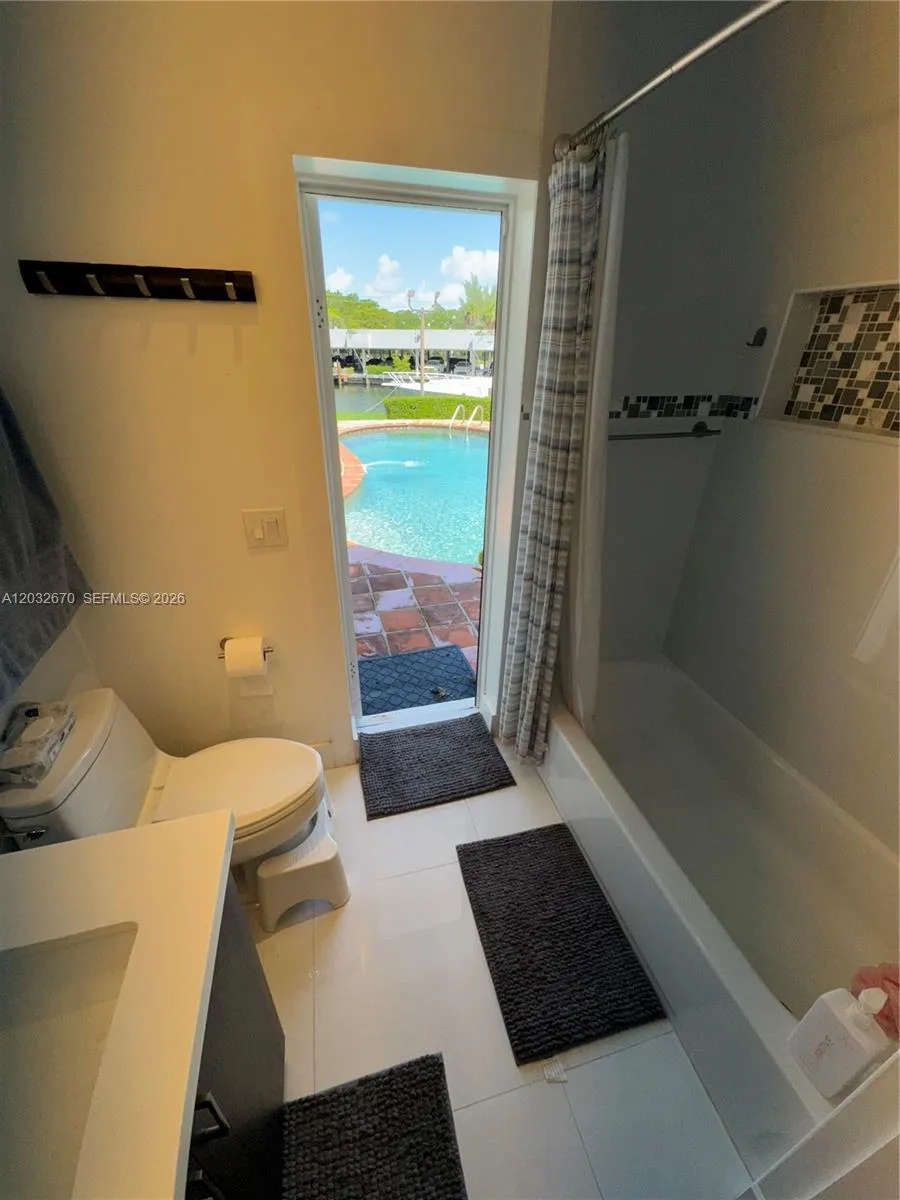 13305 Biscayne Island Ter North Miami, FL 33181
