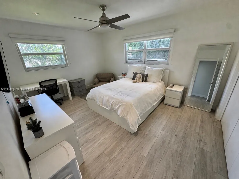 13305 Biscayne Island Ter North Miami, FL 33181
