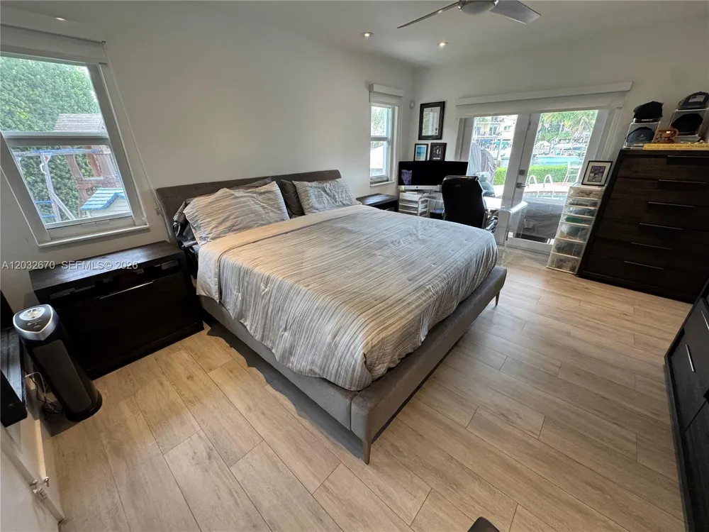 13305 Biscayne Island Ter North Miami, FL 33181