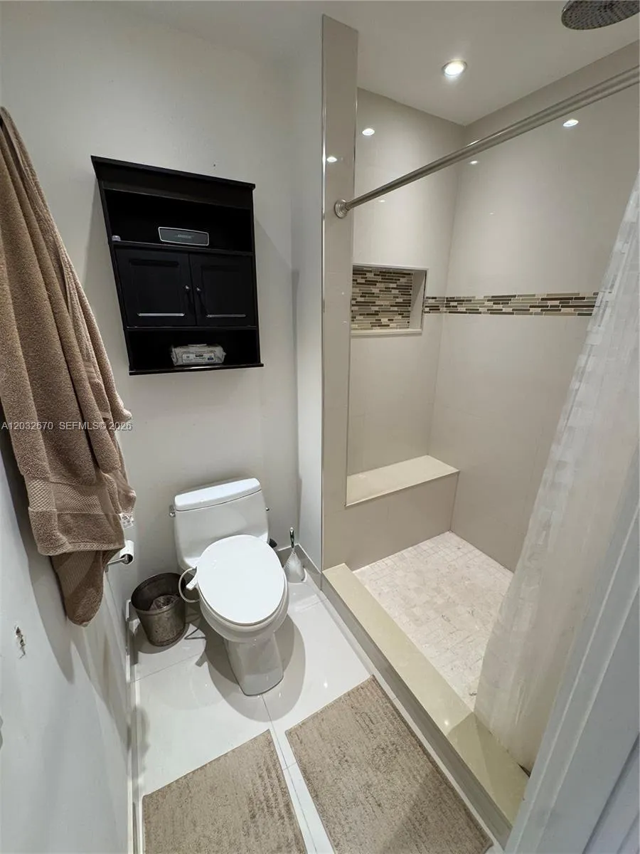 13305 Biscayne Island Ter North Miami, FL 33181